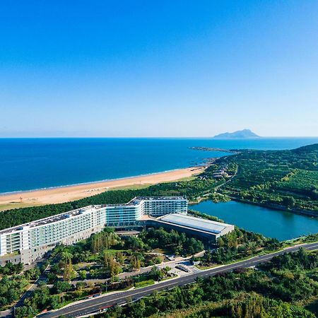 Wyndham Grand Qingdao Hotel Exterior photo